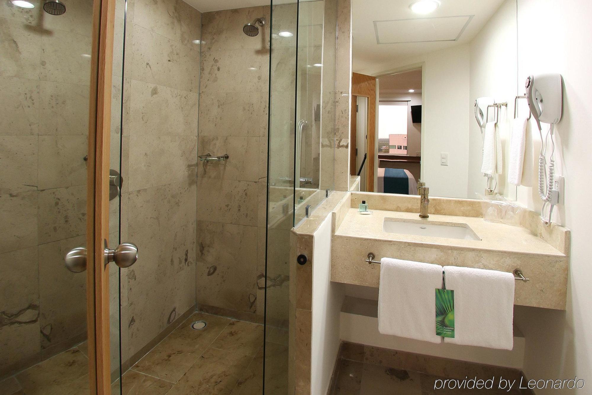 วัน บียาเอร์โมซา 2000 Hotel วิลลาเฮอโมซา ภายนอก รูปภาพ