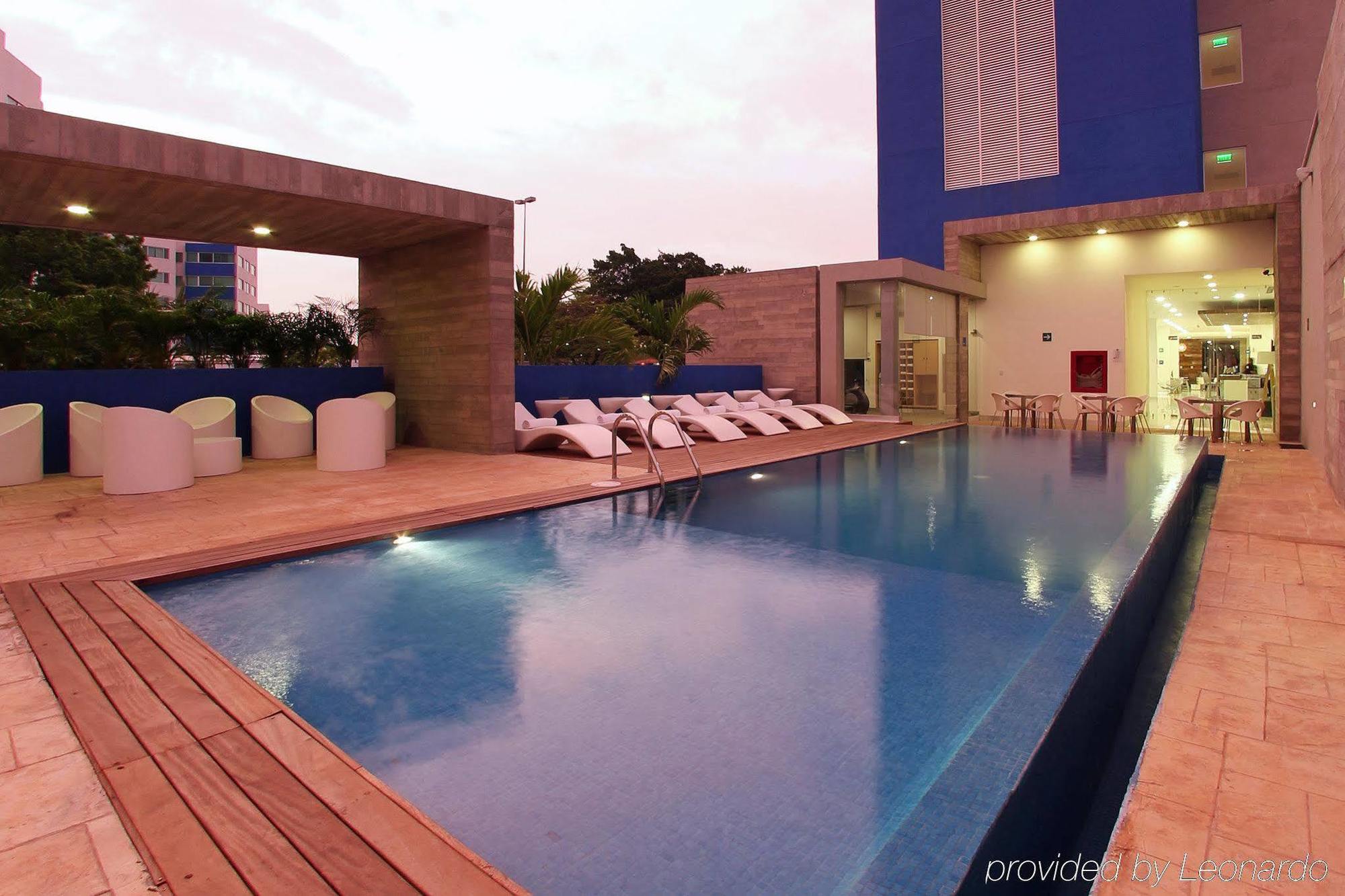 วัน บียาเอร์โมซา 2000 Hotel วิลลาเฮอโมซา ภายนอก รูปภาพ