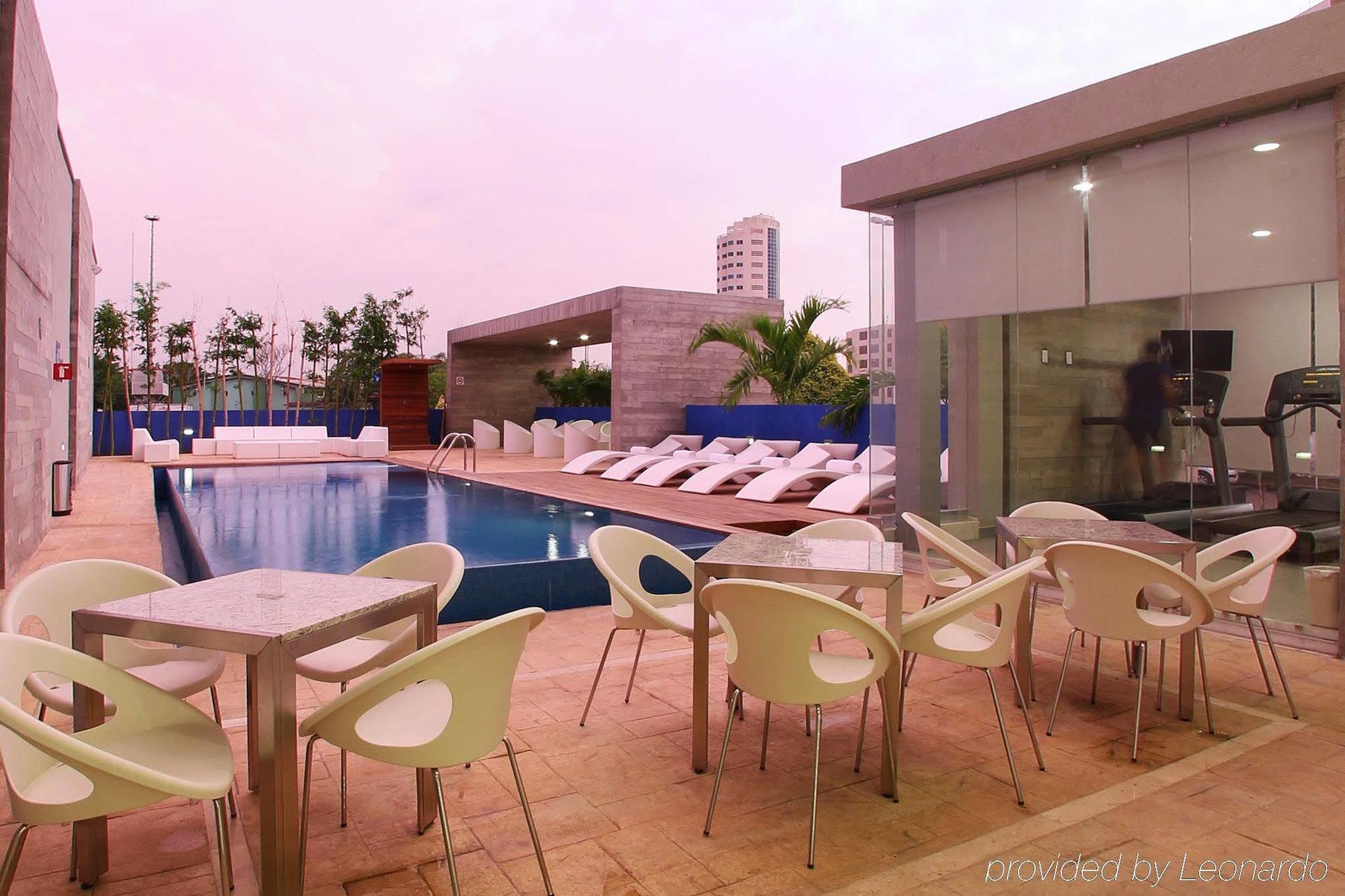 วัน บียาเอร์โมซา 2000 Hotel วิลลาเฮอโมซา ภายนอก รูปภาพ